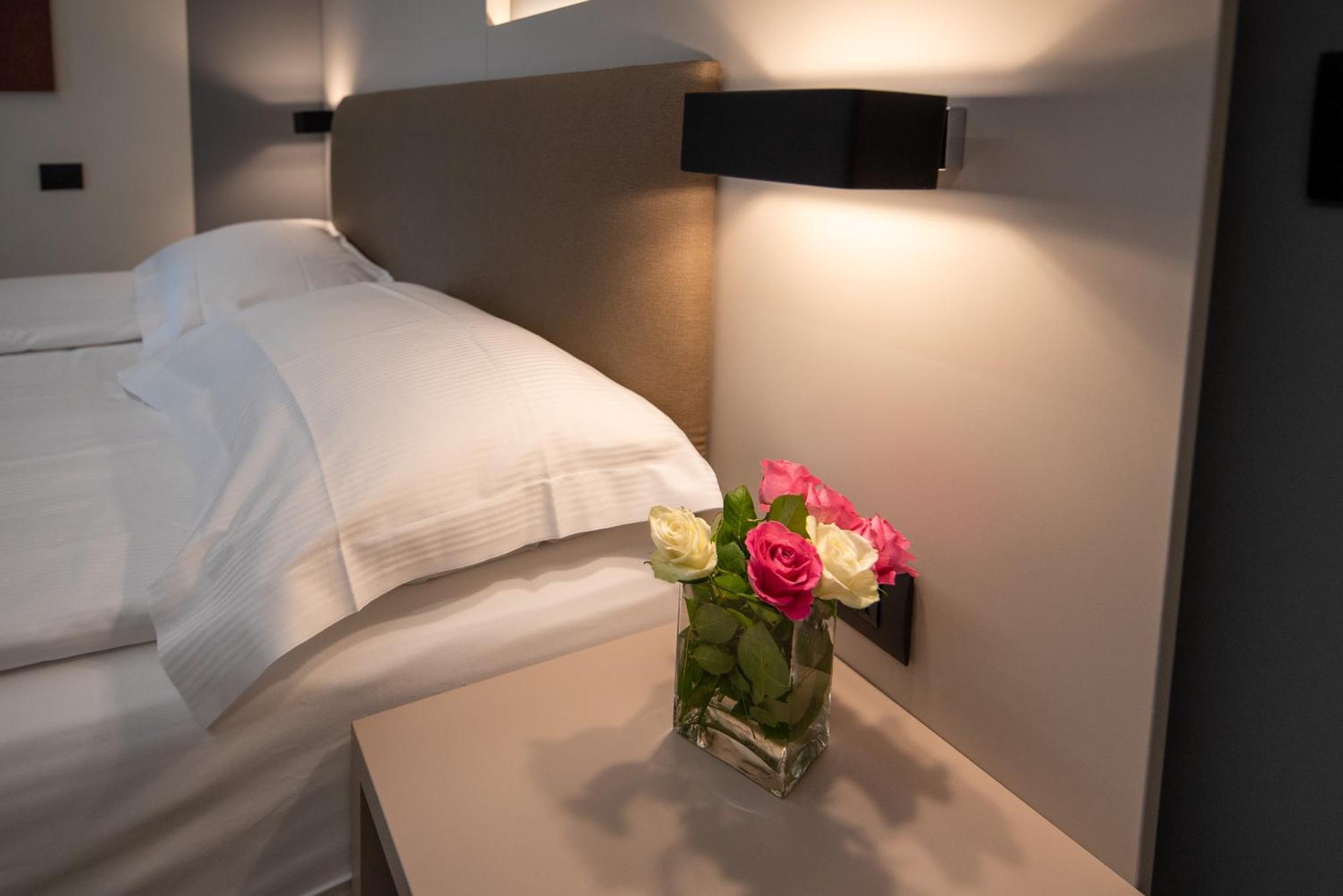 Ile Hotel Peschiera del Garda Luaran gambar