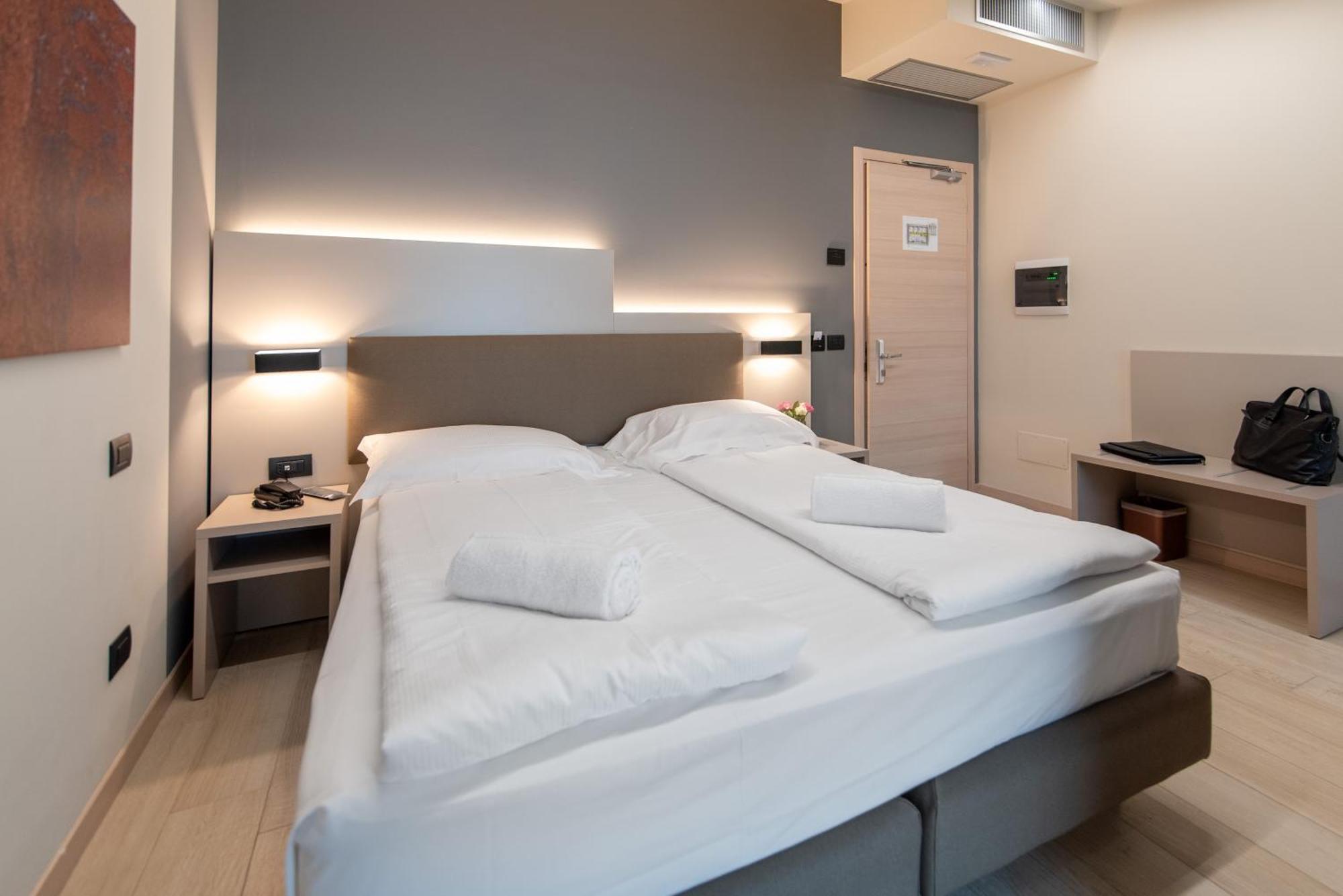 Ile Hotel Peschiera del Garda Luaran gambar