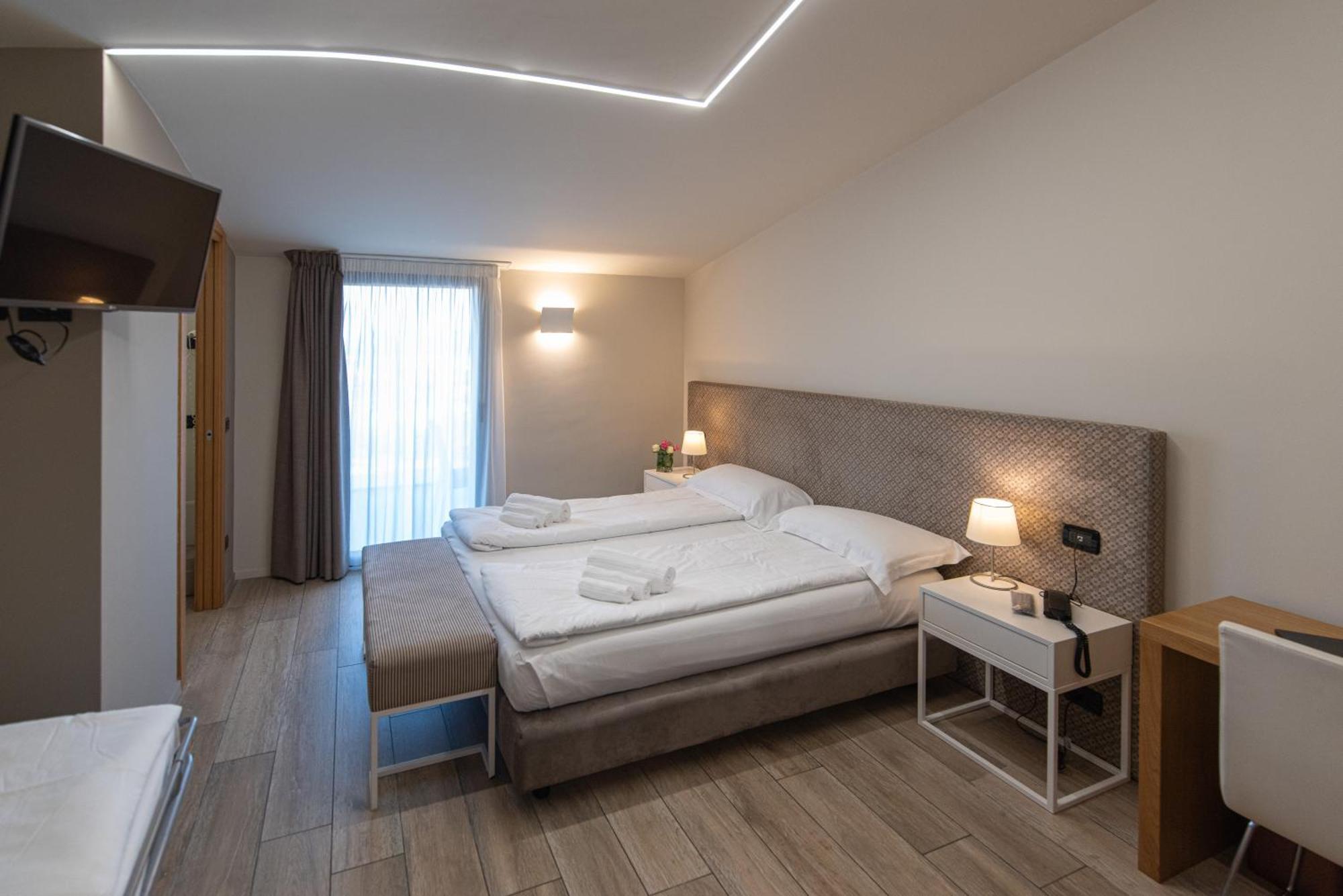 Ile Hotel Peschiera del Garda Luaran gambar
