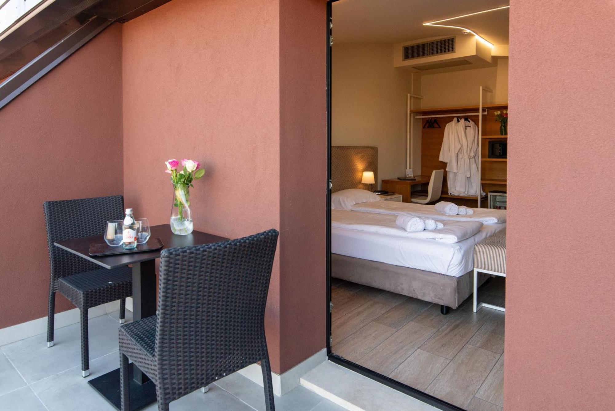 Ile Hotel Peschiera del Garda Luaran gambar