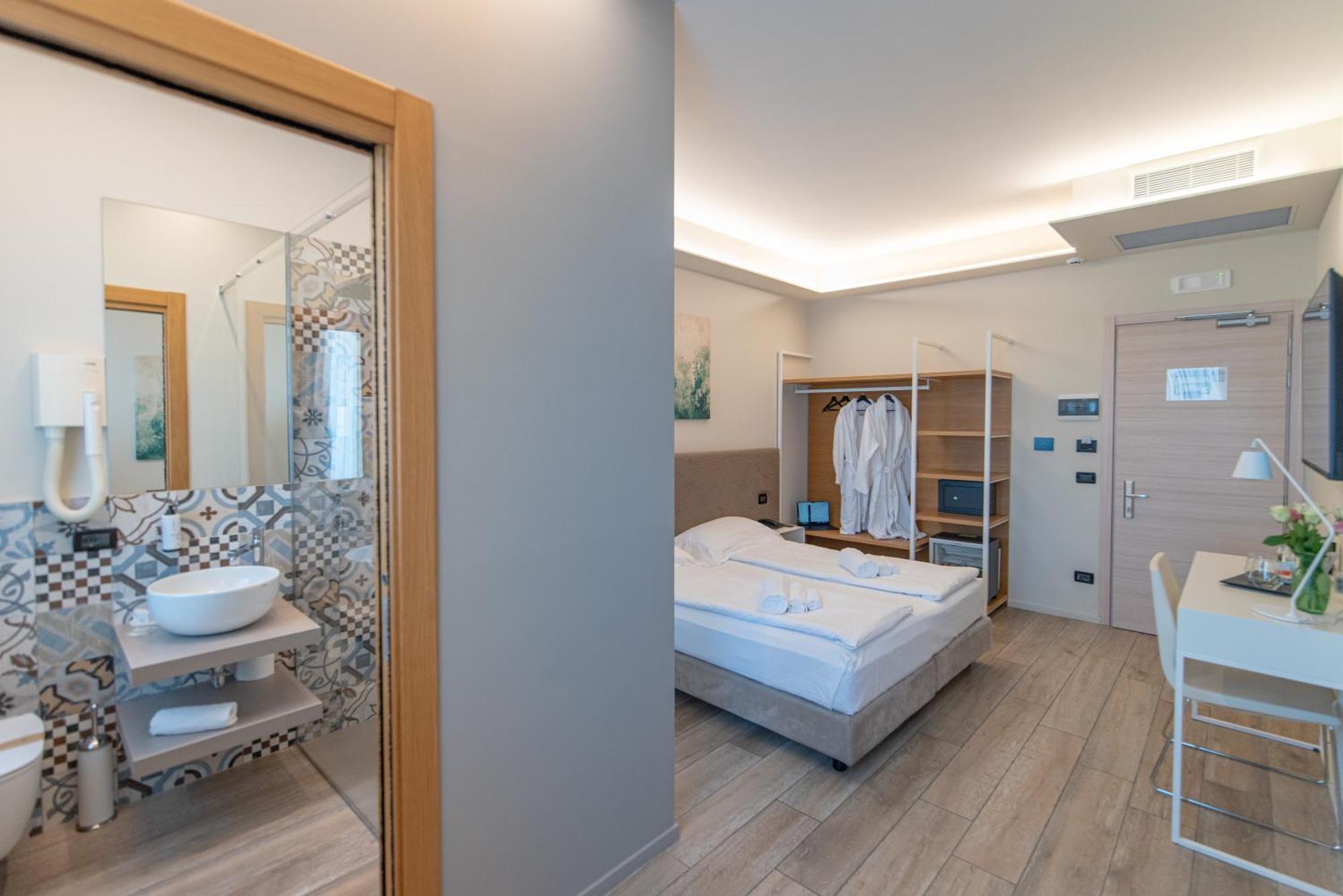 Ile Hotel Peschiera del Garda Luaran gambar
